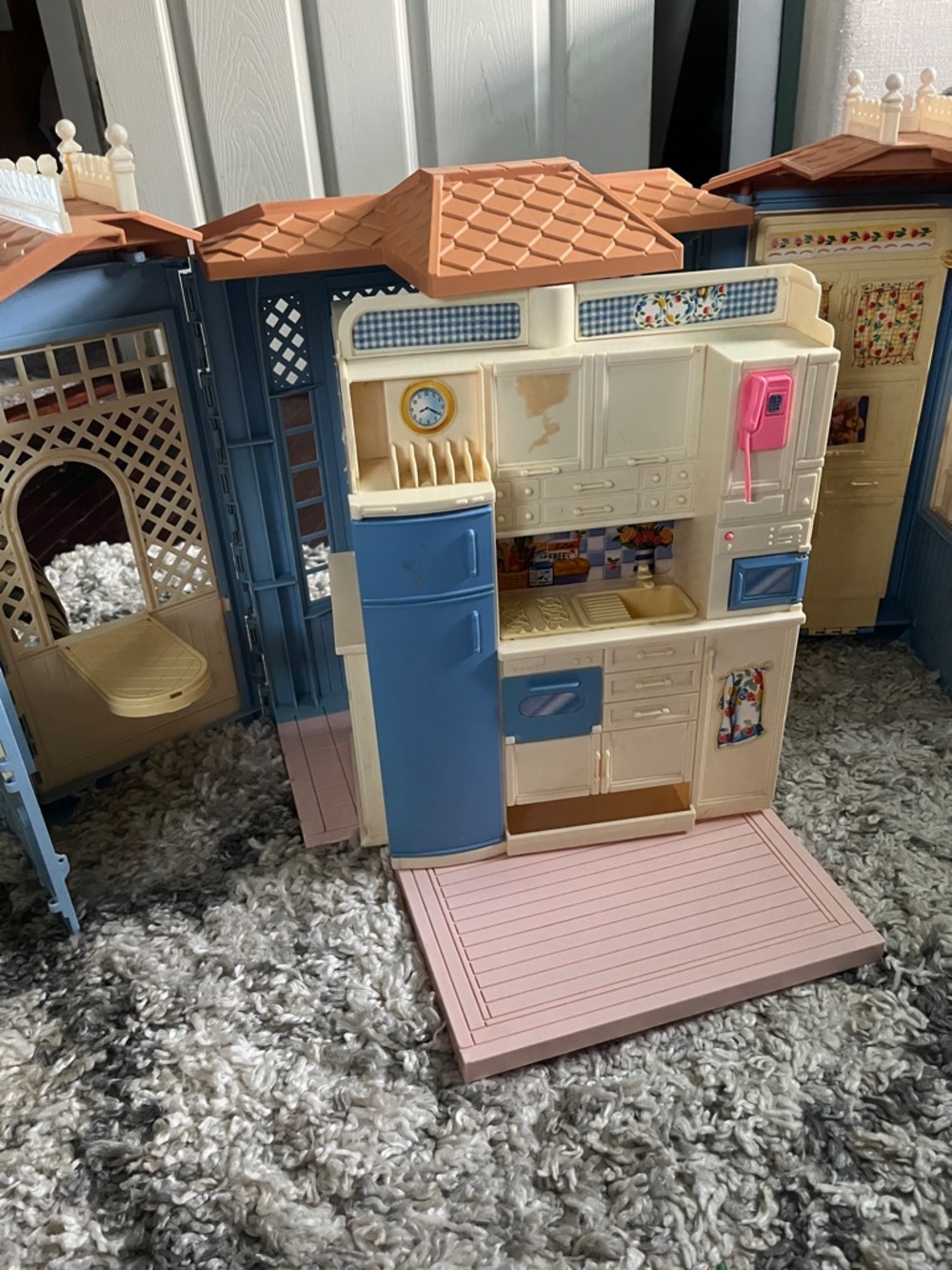 Vintage 1999 Barbie Fold Out Family Cottage